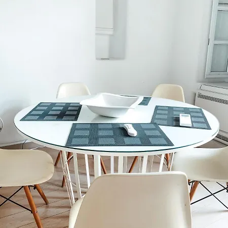 Mykonian Spirit Downtown Townhouse Apartment